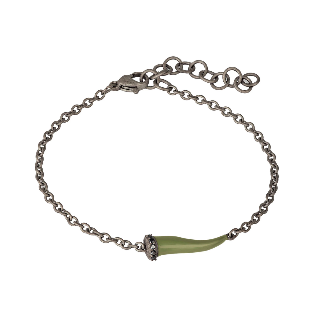 BRACCIALE CHARMS CON CORNETTO SMALTATO VERDE MILITARE IN TITANIO, 5 BLACK E CATENA