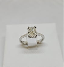Carica l&#39;immagine nel visualizzatore di Gallery, Anello solitario con Diamante Lab Grown cushion CT 1,52

