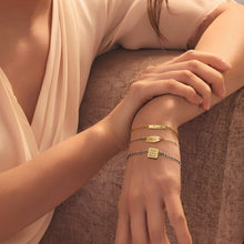 Carica l'immagine nel visualizzatore di Gallery, Bracciale Saldato in Titanio con Targhetta Quadrata in Oro da Incidere
