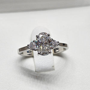 Anello trilogy oval Lab grown diamond