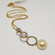 Carica l&#39;immagine nel visualizzatore di Gallery, Girocollo perle australiane gold
