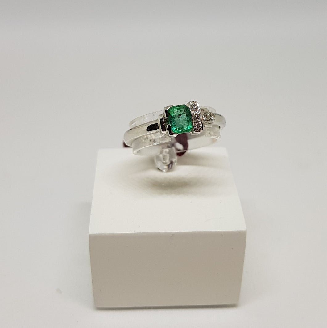 Anello smeraldo