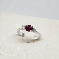 ANELLO ORO BIANCO CON DIAMANTI E RUBINO