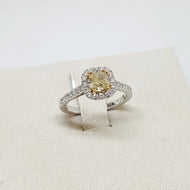 Anello con diamante fancy yellow