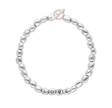 Carica l&#39;immagine nel visualizzatore di Gallery, Bracciale con sassolini lisci in Argento 925 e chiusura in Oro Rosa 9kt e scritta love
